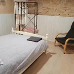 Appt Climatisé, 4 à 6 Couchages Tarn, Albi, Gaillac, Cordes, Wifi Gratuit, Boîte à Clés, Proche Commodités Et Gare Routière Graulhet