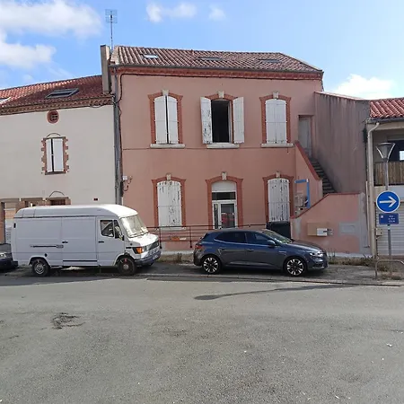 Appt Climatisé, 4 à 6 Couchages Tarn, Albi, Gaillac, Cordes, Wifi Gratuit, Boîte à Clés, Proche Commodités Et Gare Routière Appartement Graulhet